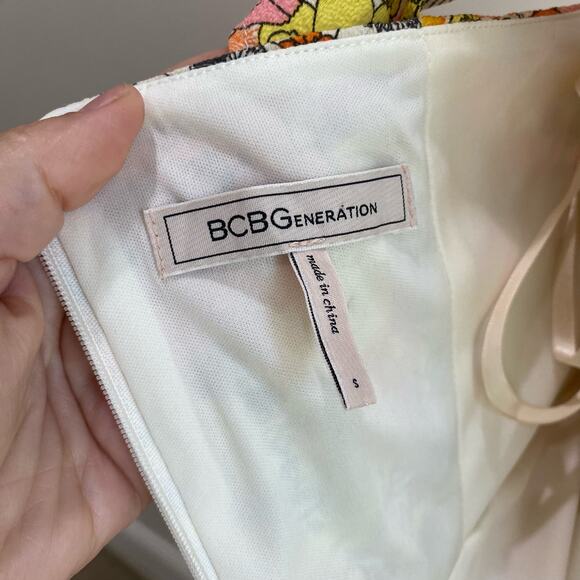 BCBG Generation Yellow Ruffle Floral Print Midi Dress Size Small - Picture 10 of 12